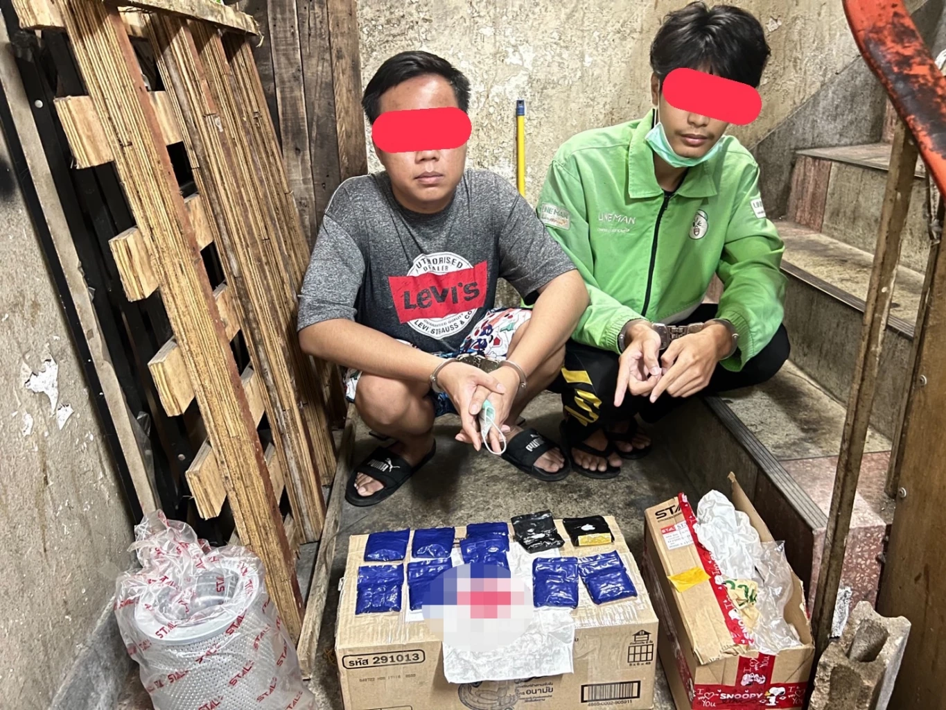 รวบ 2 พ่อค้าส่งยาบ้าผ่านขนส่งเอกชน 4,000 เม็ด