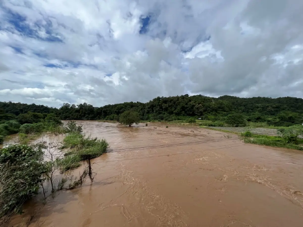 แม่ฮ่องสอน เตือนระวังน้ำท่วม - ดินโคลนถล่ม หลังตรวจพบฝนตกหนักในพื้นที่
