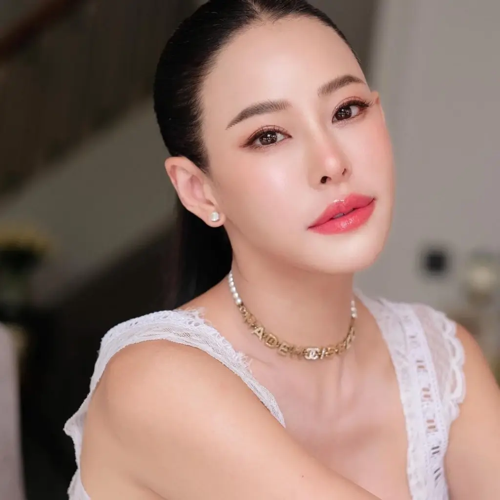 “แซน” ควง “ทนาย” พบตร. จี้เร่งดำเนินคดี "หนิง ปณิตา" อ้างช้า  35 วันยังเงียบ