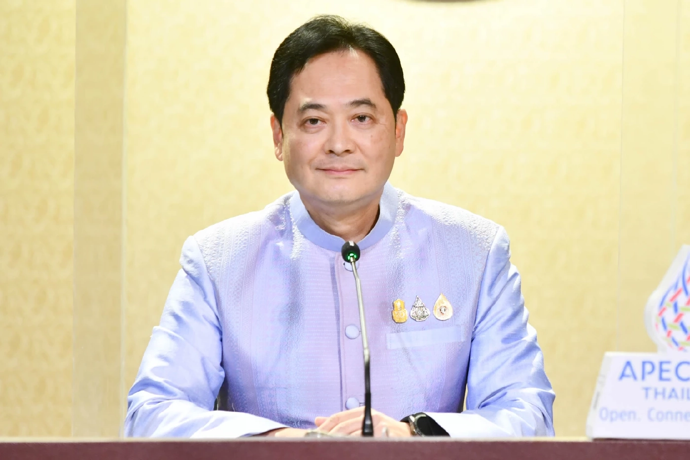 อนุชา บูรพชัยศรี