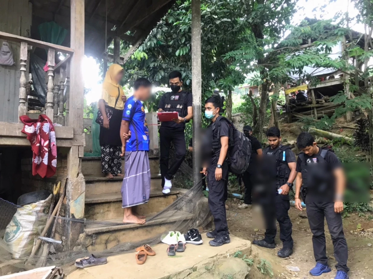 รวบผู้ต้องสงสัยยิงถล่ม ก่อนเผารถไม้ยาง เร่งสอบประวัติโยงป่วนใต้