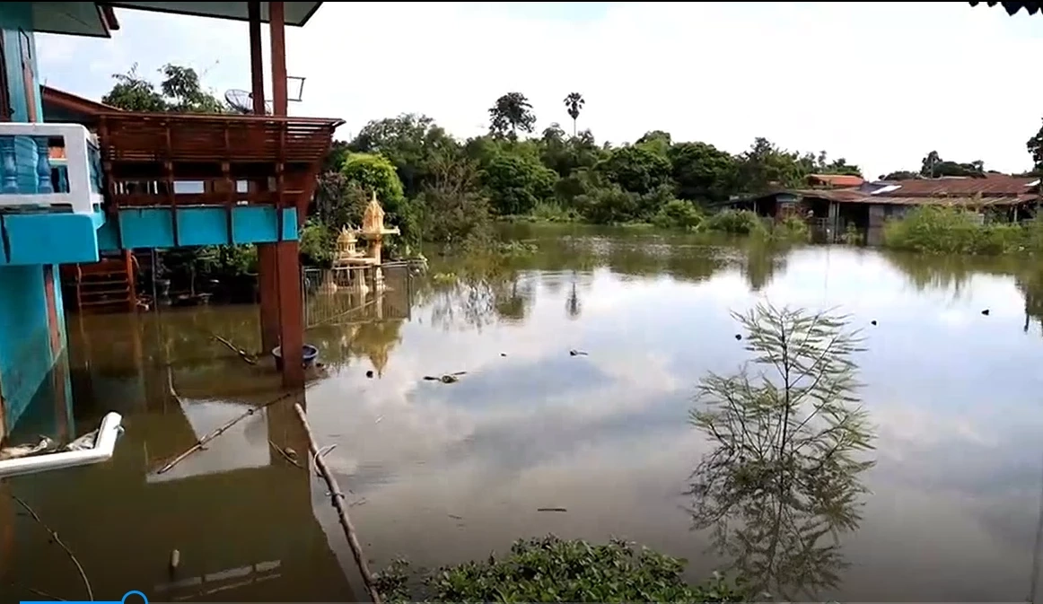 ผู้ว่าฯ กรุงเก่า สั่ง ปชช. ขนของขึ้นที่สูง รับเขื่อนเจ้าพระยาระบายน้ำเพิ่ม