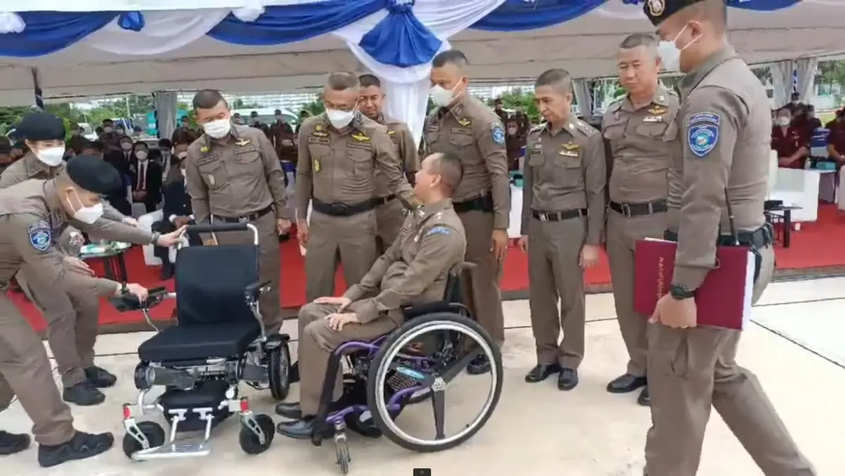 ผบ.ตร.ตรวจกองเกียรติยศ ครบรอบ 2 ปี 'ตำรวจไซเบอร์'