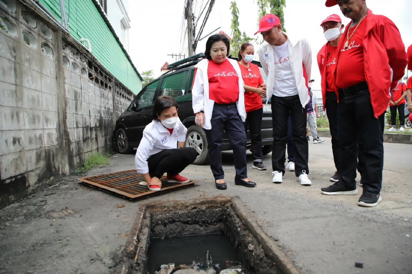 "พวงเพ็ชร"ยกทีมกทม.เพื่อไทยลอกคลองย่านดอนเมืองระบายได้ไม่ต้องรอ
