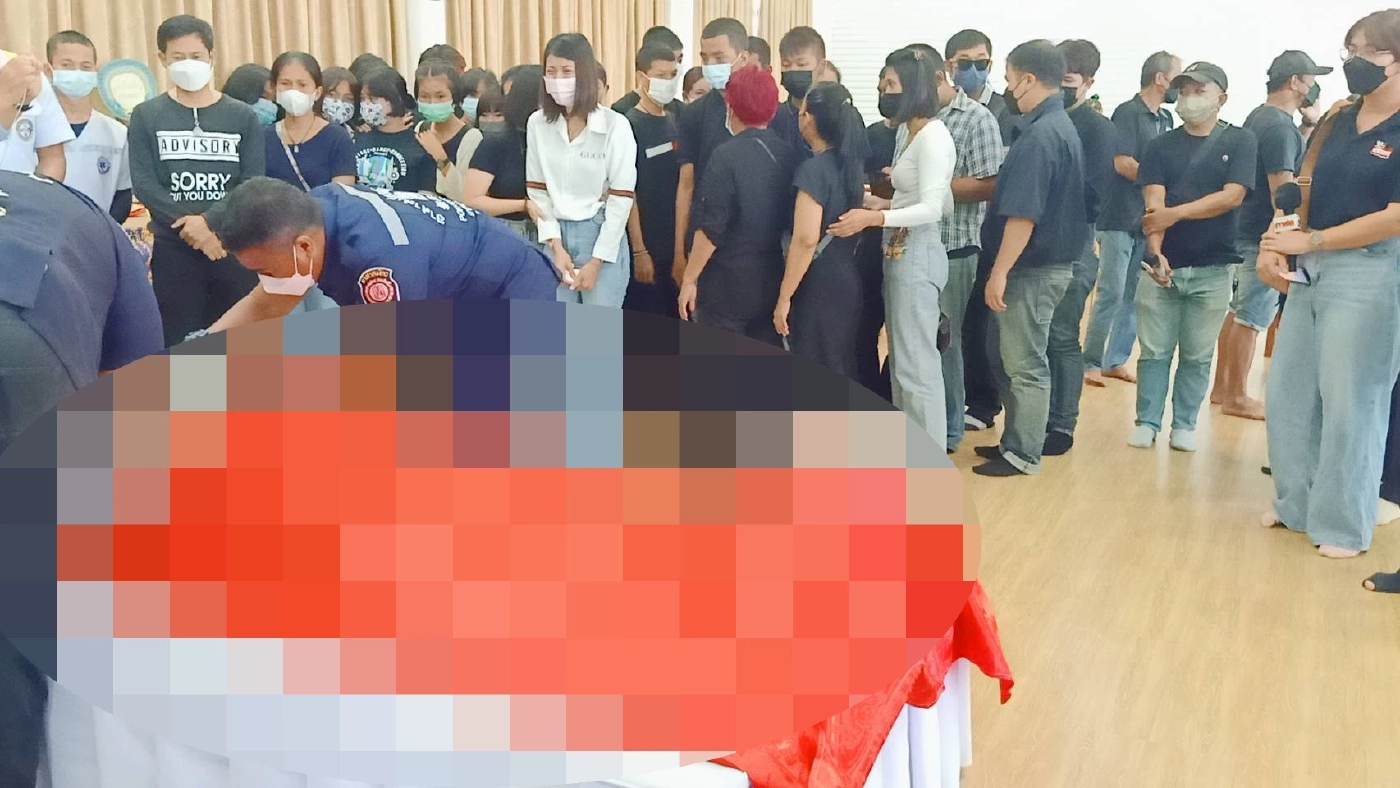 แม่ "น้องโชค" พาร่างลูกชาย เหยื่อปืนลั่น ทำพิธีรดน้ำศพ บรรยากาศสุดเศร้า