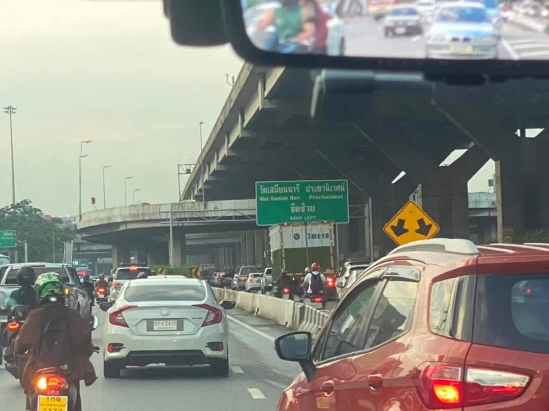 ขย่ม \"ชัชชาติ\" อีกทาง \"สกลธี\" โพสต์บ่น กทม. รถเริ่มติดหนัก สอนมวยแนวทางแก้ไข