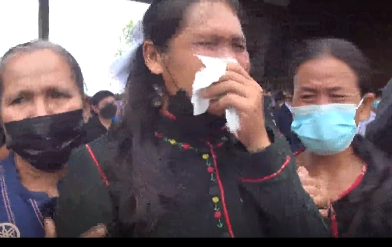 “น้องฟิล์ม” สิงร่างทรงบอกลาช้างคู่ใจ พ่อแม่รับยังทำใจไม่ได้ (มีคลิป)