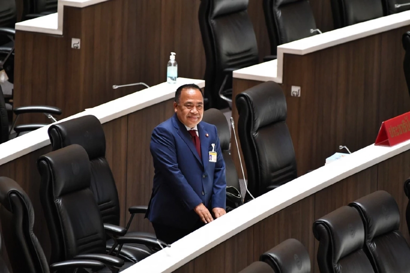 ห่วงสังคมผู้สูงวัย  นายนริศ ขำนุรักษ์