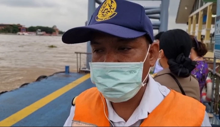 ระทึก เรือข้ามฟากท่าน้ำนนท์ เครื่องดับกลางเจ้าพระยา ผดส. ลอยเคว้ง (มีคลิป)