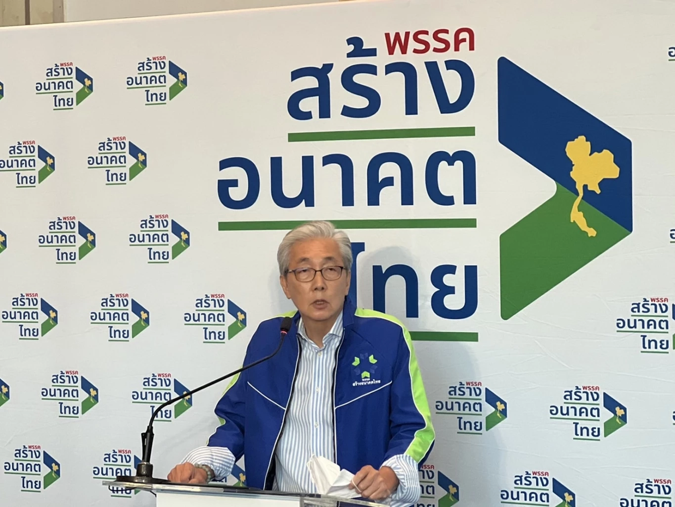 "สมคิด"ประกาศพร้อมเป็นผู้นำให้กับทุกคนย้ำเปลี่ยนการเมืองต้องแก้รธน.