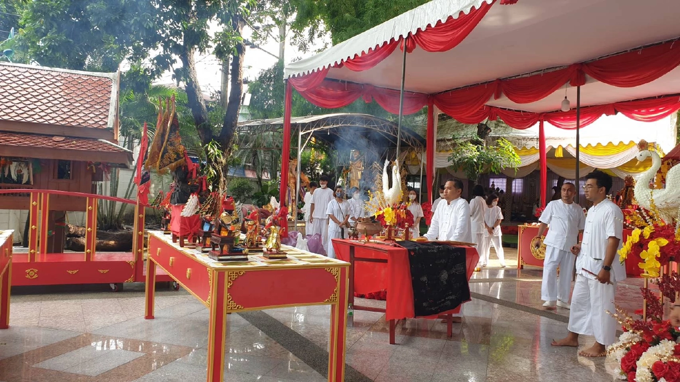 วัดหงส์รัตนารามฯ จัดพิธีเบิกเนตรองค์เทพ เริ่มงาน “พหุวัฒนธรรม ถือศีล กินเจ” (มีคลิป)