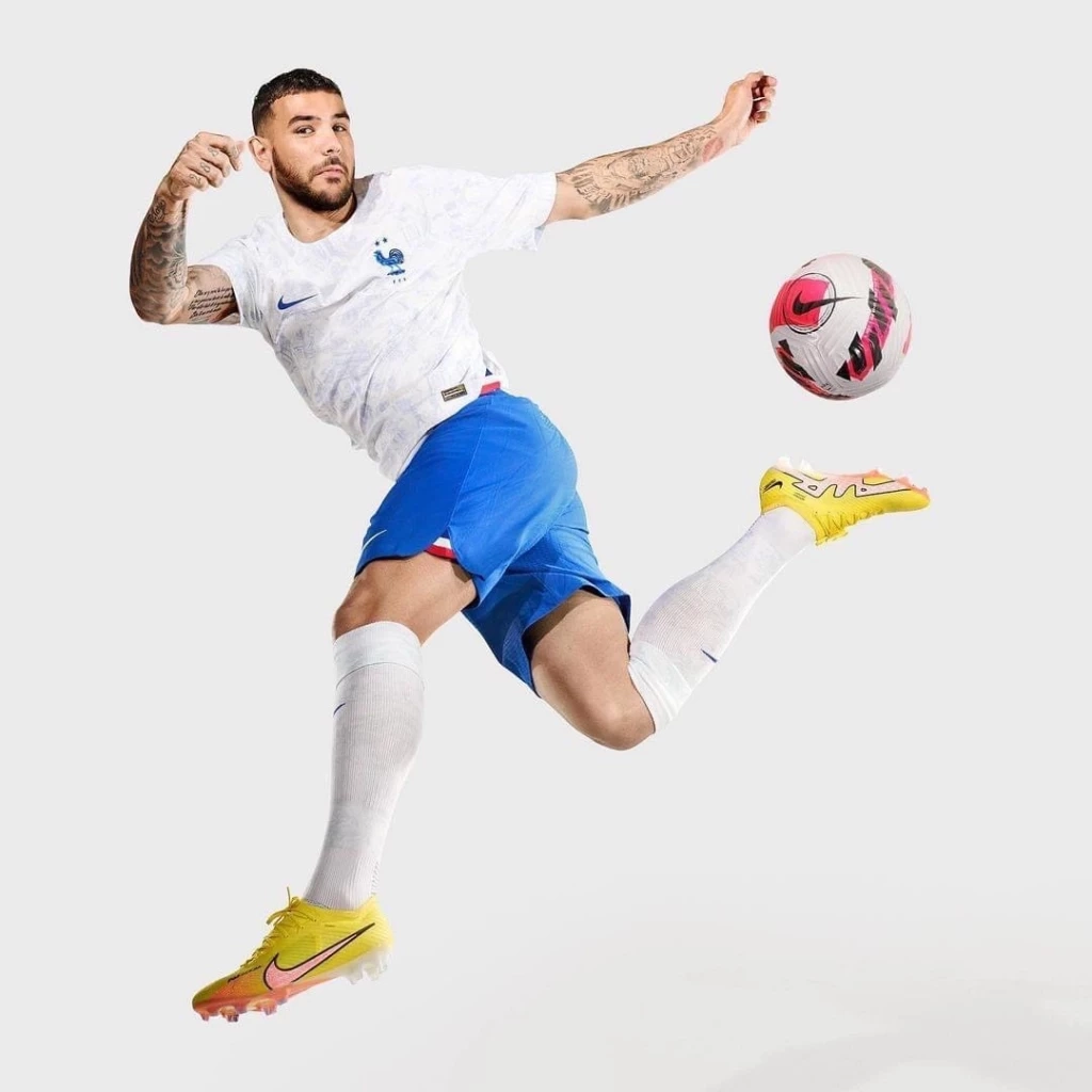 ไนกี้ เปิดตัวชุดแข่งในศึกฟุตบอลโลก 2022