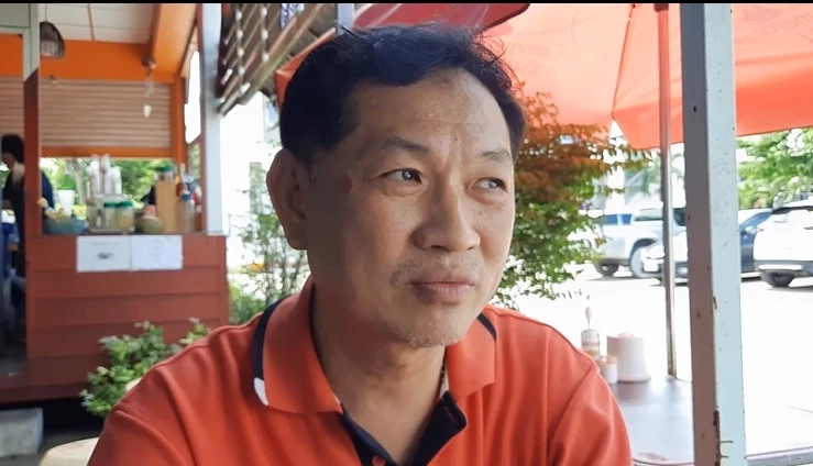 นาย สุวรรณ วรกุลไพศาล ผู้ช่วยหัวหน้าสำนักงานไปรษณีย์ สาขาพระสมุทรเจดีย์ 