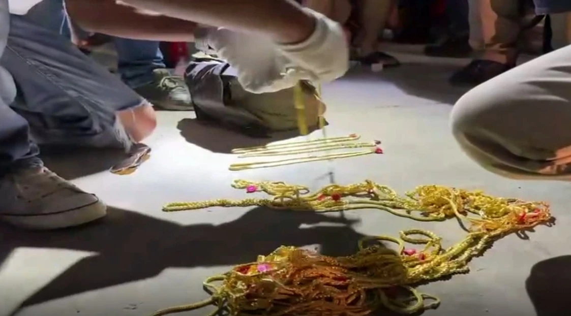 โจรบุกเดี่ยวชิงทอง กลางห้างดัง ดวลปืนเจ้าของร้าน ล่าสุดเสียชีวิตแล้ว