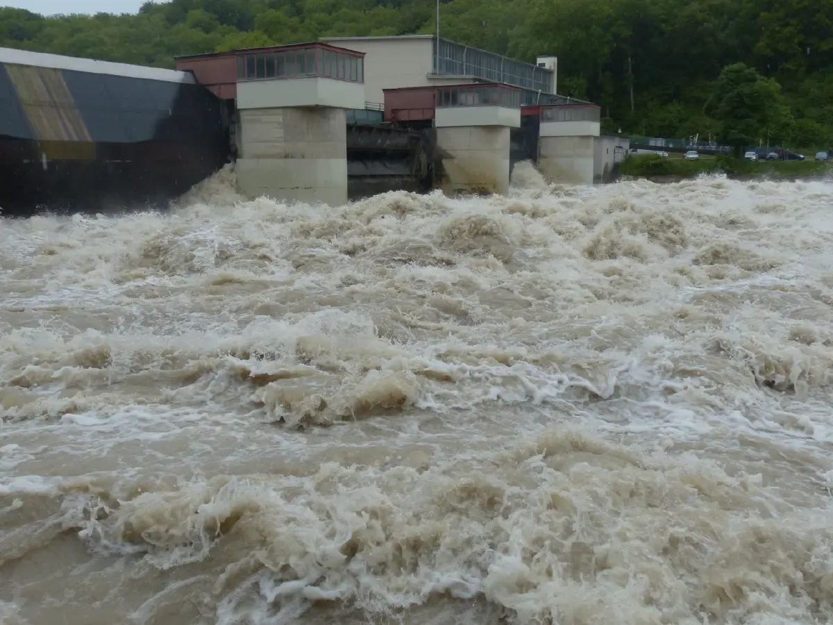 เตรียมรับมือฝนตกหนักและน้ำท่วม
