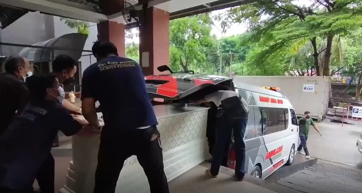 รับศพ “นางแบบสาว” เพื่อนอ้างผีสิงปล่อยโฮ บอกยังไม่อยากตาย (มีคลิป)