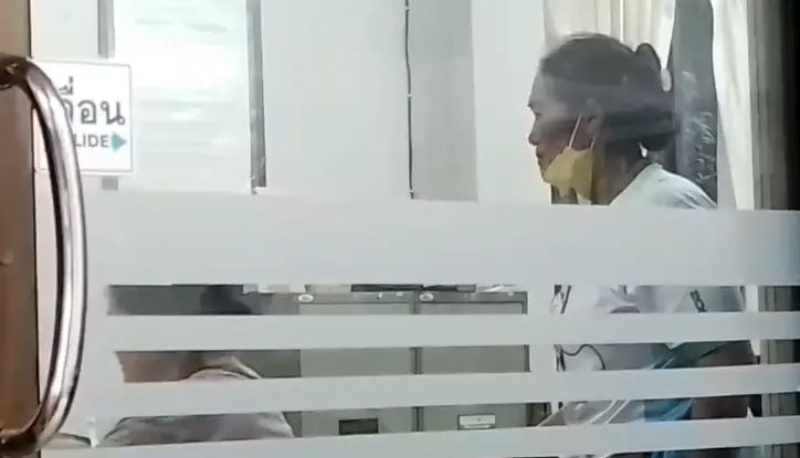 แม่ร้องลูกถูกแทงผิดตัว หวั่นไม่ได้รับความเป็นธรรม คนก่อเหตุยังลอยนวล