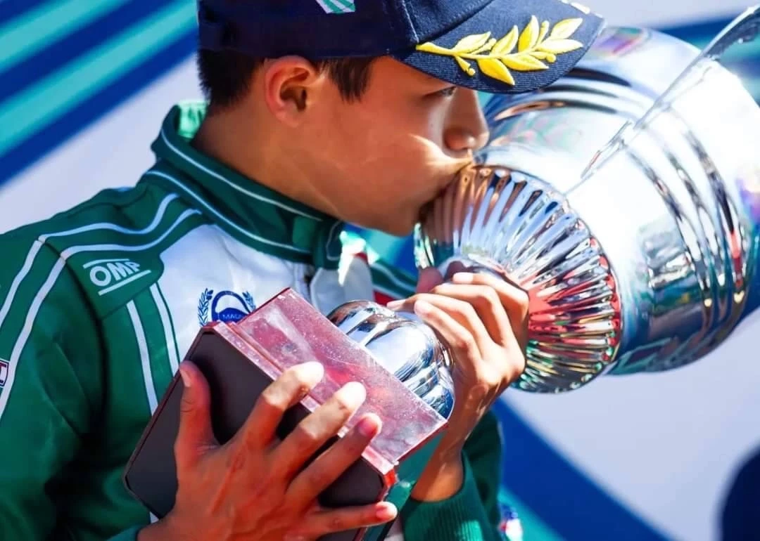 "ลุงป้อม" ยินดี “น้องเอ็นโซ่ ธารวณิชกุล”  คว้าแชมป์โลกโกคาร์ท รุ่น OK-Junior