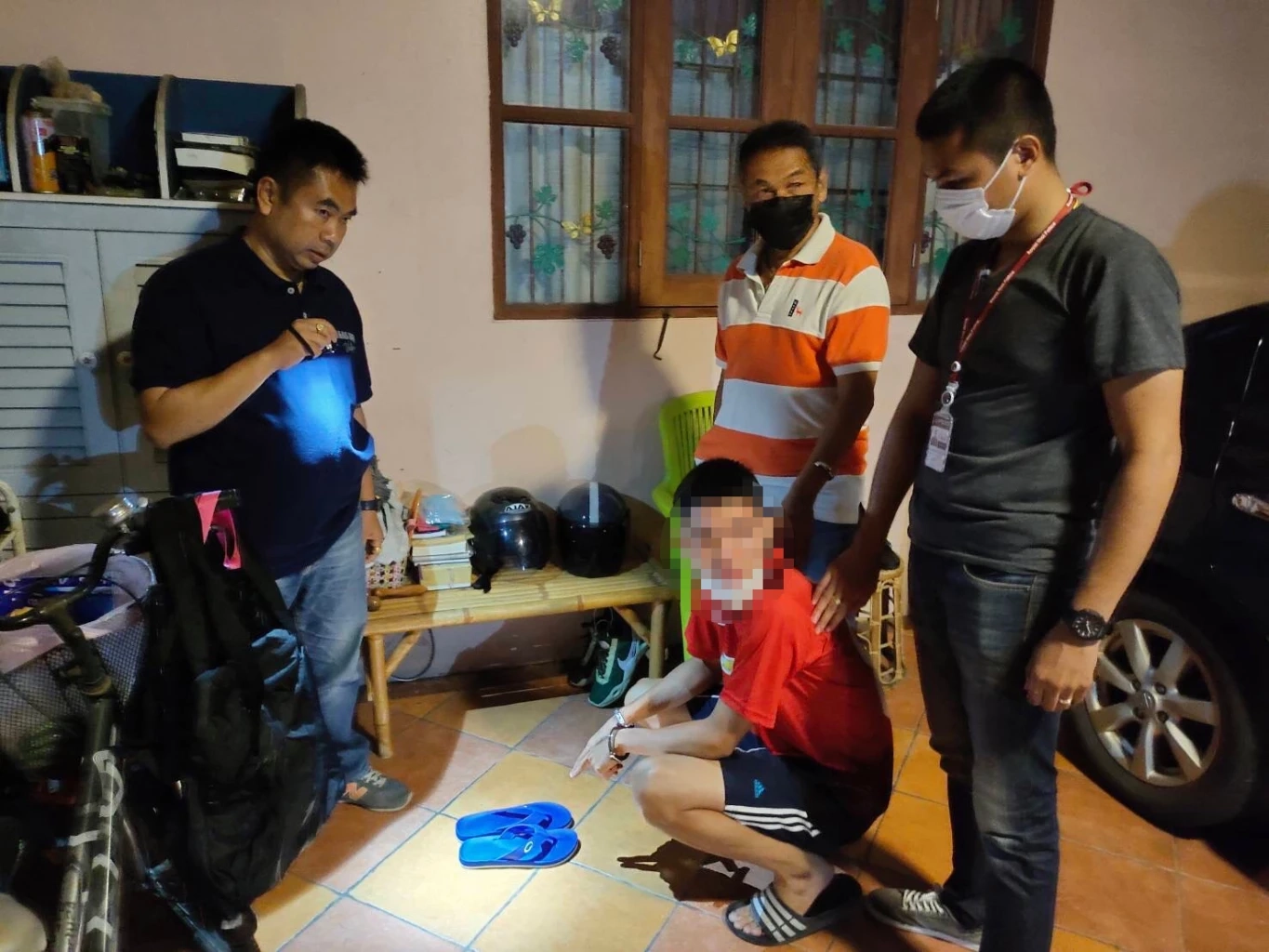 รวบจ่าอากาศ ติดพนันออนไลน์ ชิงทอง 5 บาทในห้างไอทีดัง ขณะเตรียมก่อเหตุซ้ำ