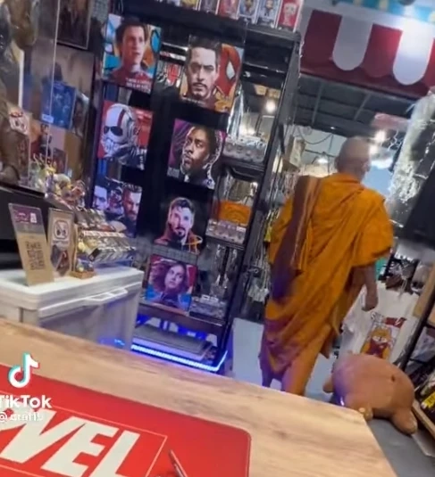 ผวา หนุ่มเล่านาทีถูกพระลวนลาม ถามวิธีทำ OnlyFans วอนตร.เร่งล่าตัว (มีคลิป)