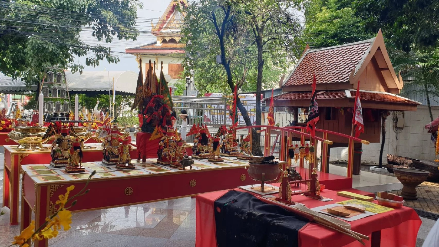 วัดหงส์รัตนารามฯ จัดพิธีเบิกเนตรองค์เทพ เริ่มงาน “พหุวัฒนธรรม ถือศีล กินเจ” (มีคลิป)