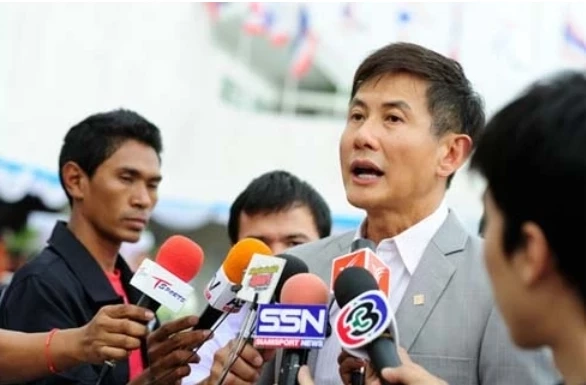 "จุตินันท์" กับบทบาทพ่อเปลี่ยนนามสกุล "ตั๊น จิตภัสร์" บนเส้นทางการเมือง