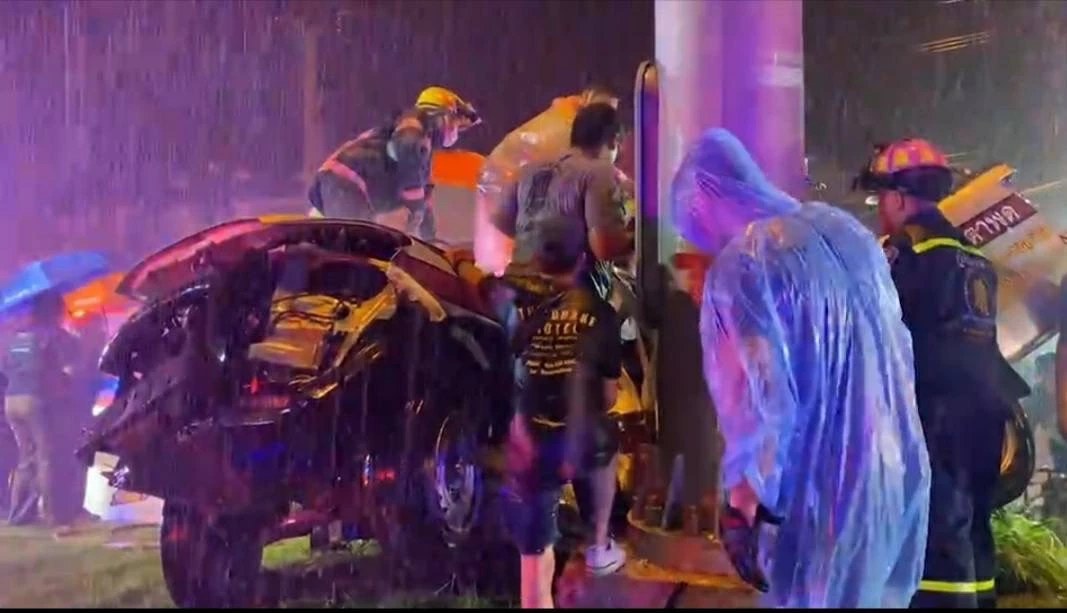 อุบัติเหตุ ระยอง รถสายตรวจสภ.มาบตาพุด เสียหลักพุงชนเสาไฟฟ้า