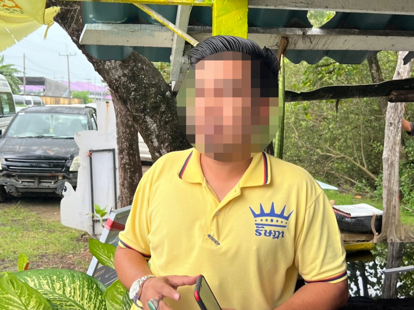 ชายเสื้อสีดำที่ปรากฏในคลิป