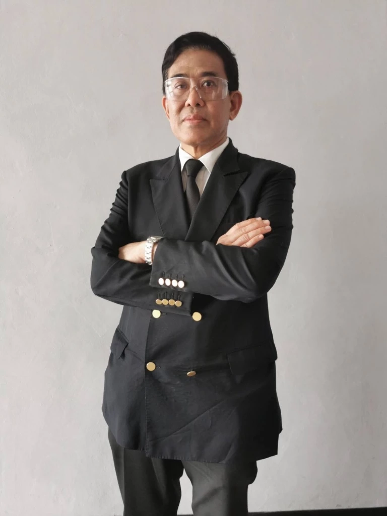 ดร.รุจิระ บุนนาค อาจารย์พิเศษ นักวิชาการ และนักกฎหมาย ชื่อดัง