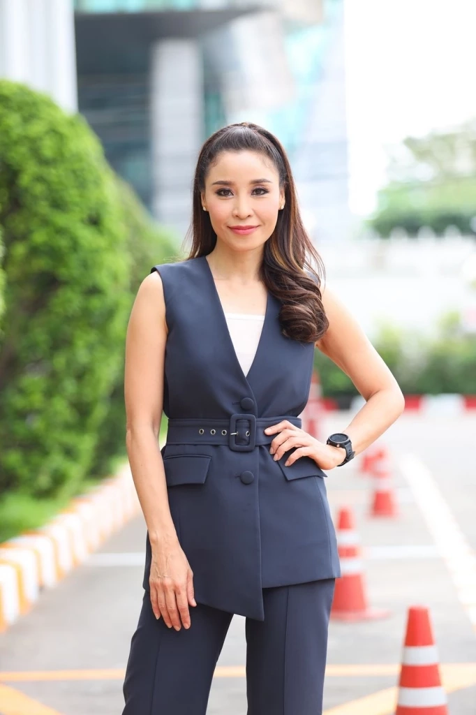 อาย ศรสววรค์ โพสต์ใจหายอีกครั้ง ผู้ประกาศสาว ก.โบกมือลาช่องไปอีกคน