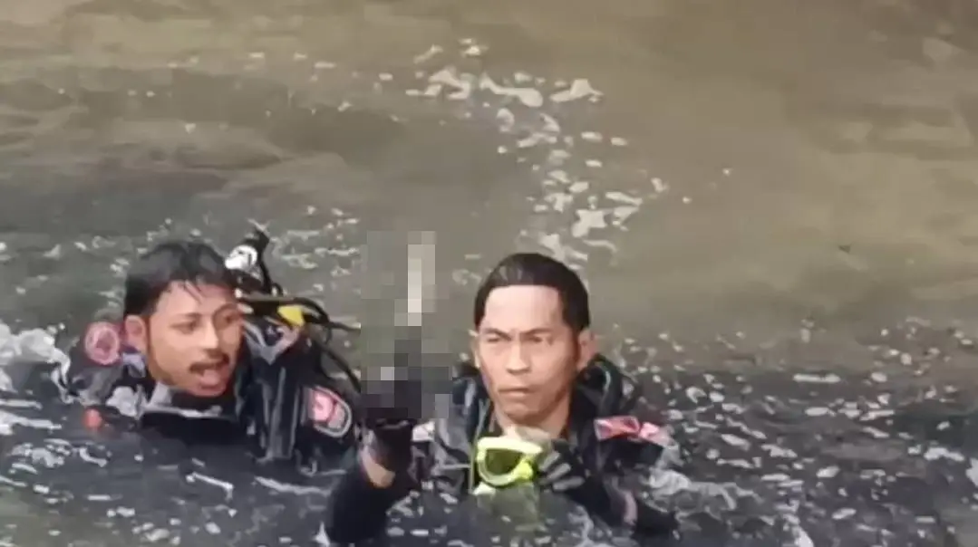 กู้ภัยงมคลอง 6 ชม. พบอาวุธหั่นศพสาวเซลล์