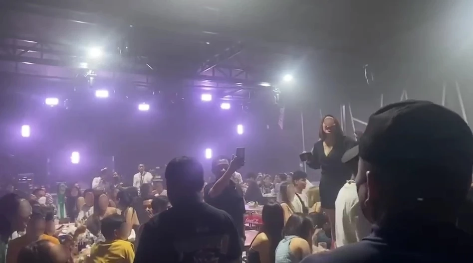 นักท่องเที่ยวโห่ไล่ ผู้การฯสุราษฎร์