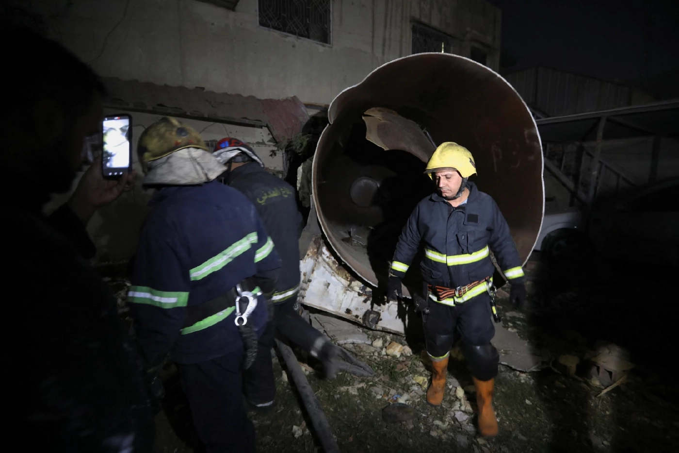 ระเบิดอู่รถใกล้สนามฟุตบอลในอิรัก 