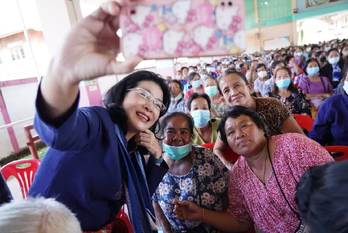 "สุดารัตน์" ประกาศนโยบาย จะทำให้ชาวอีสาน "หายจน-หมดหนี้-มีรายได้ยั่งยืน" ภายใน 3 ปี