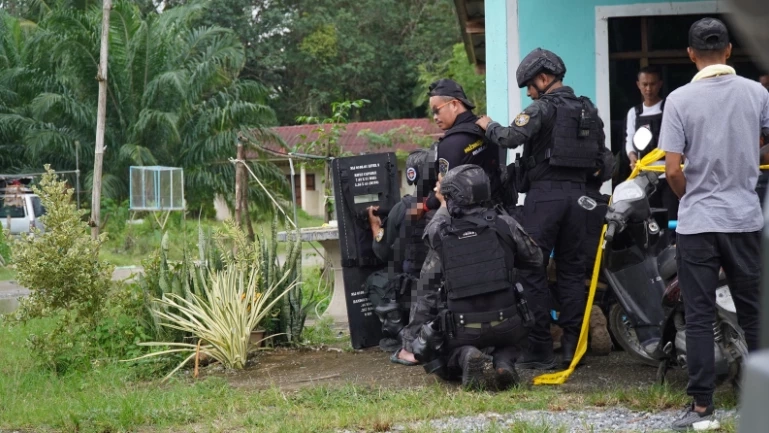 หนังคนละม้วน ออกหมายจับทหาร คดียิงหนุ่มใหญ่พัทลุงคลั่งยาเจ็บ ตัวประกันดับ