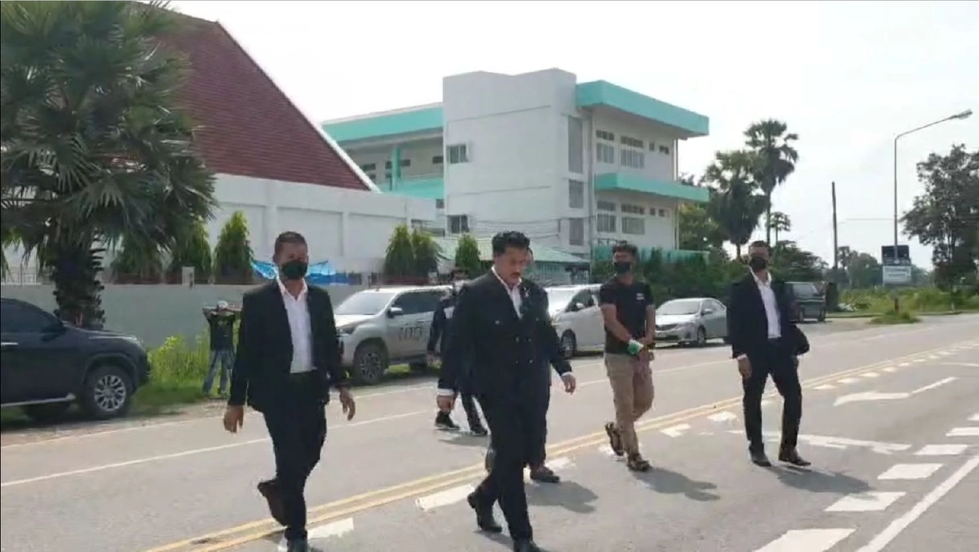 ลูกนักการเมืองเปิดใจ ถูกพ่อทำร้ายเหตุแต่งหญิง วอนเห็นเป็นลูกบ้าง (มีคลิป)