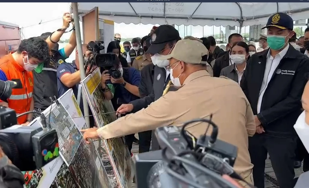 ติดตามสถานการณ์น้ำท่วมขอนแก่น-อุบล บอก ประชาชนให้รัก สามัคคี เชื่อมั่นรัฐบาล 