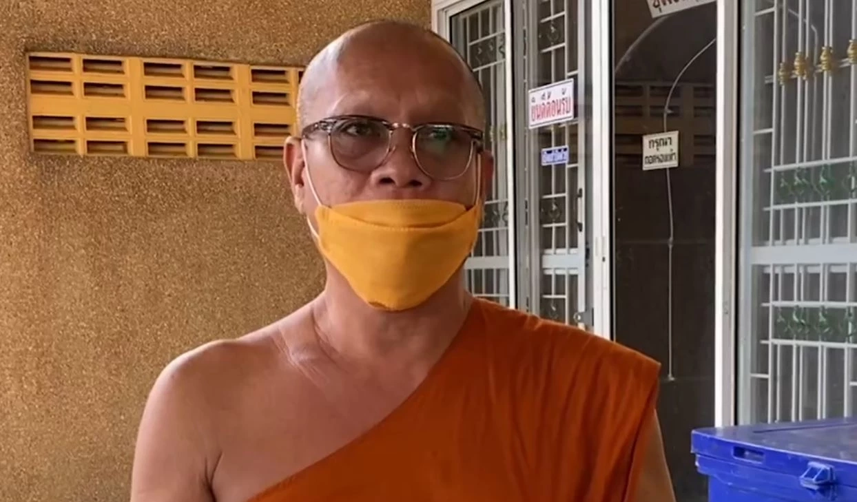 "ผู้รับเหมา" โพสต์ถูกวัดเบี้ยวเงินทำหลังคา ด้าน"เจ้าวาส" โต้! หนังคนละม้วน