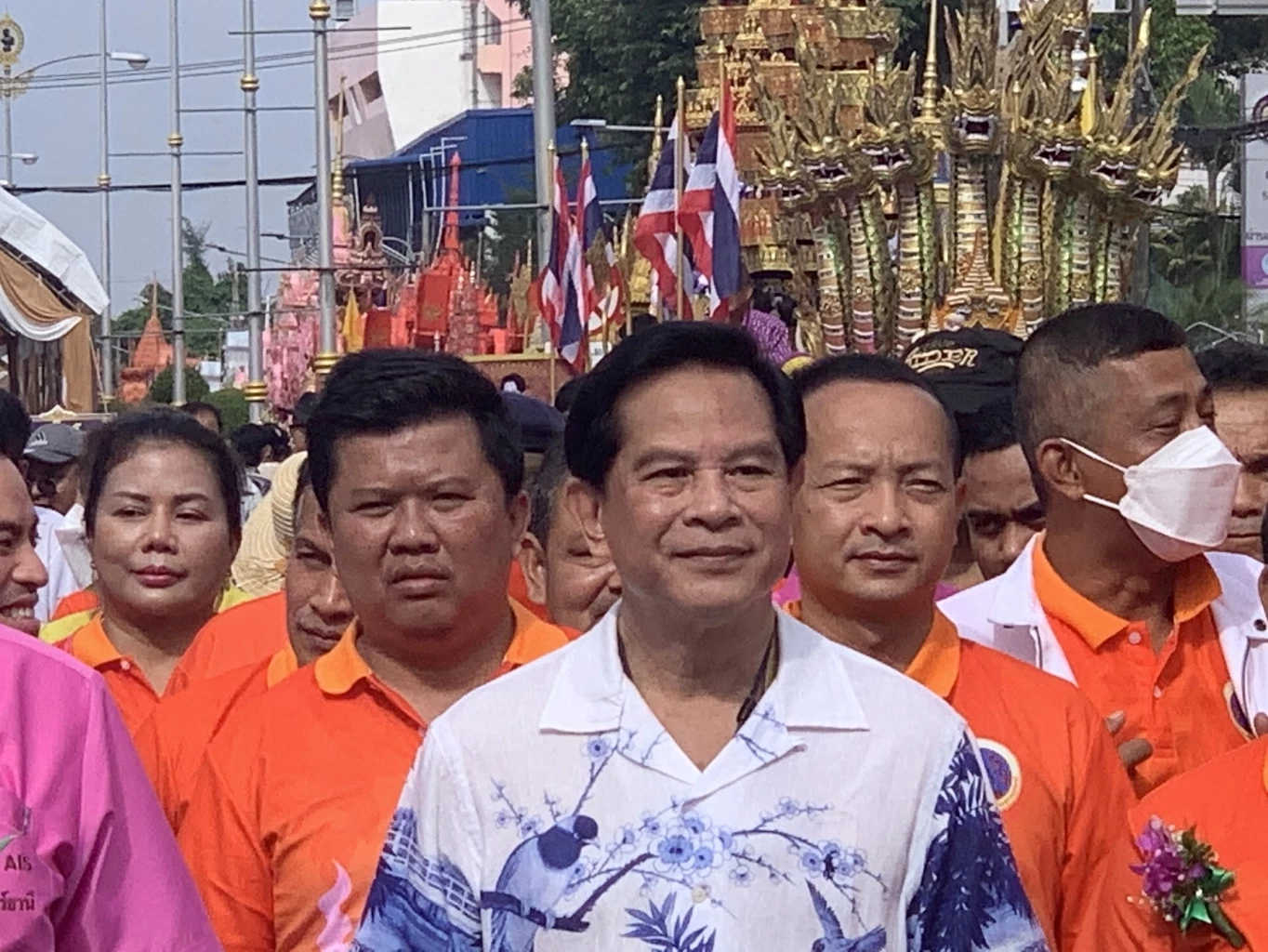 "พีระพันธุ์"ร่วมประเพณีชักพระที่สุราษฎร์ธานี ปชช.แห่ต้อนรับคึกคัก