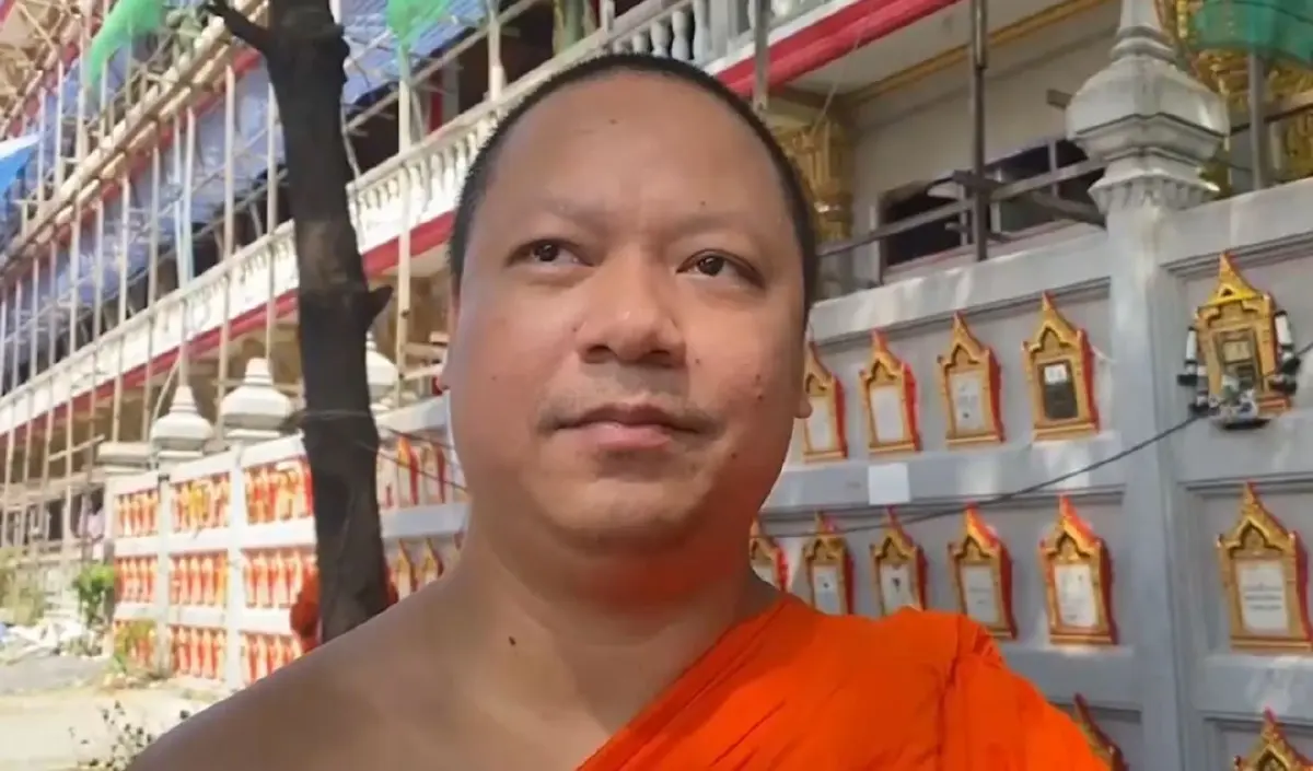 สามเณรวัดดังไลฟ์สดโวย! บทก็สวด แต่ไม่ได้ซองปัจจัย (มีคลิป)