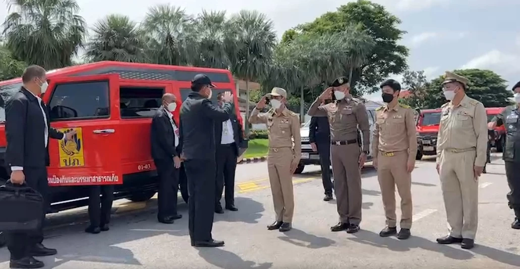 ติดตามสถานการณ์น้ำท่วมขอนแก่น-อุบล บอก ประชาชนให้รัก สามัคคี เชื่อมั่นรัฐบาล 