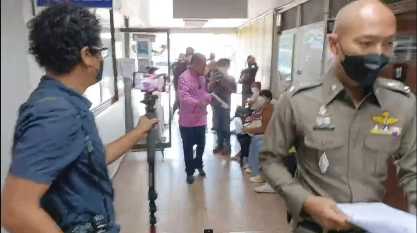 ศรีสุวรรณ เผยอาการปวดคอ ชี้ บทเรียนความเห็นต่างของสังคม (มีคลิป)