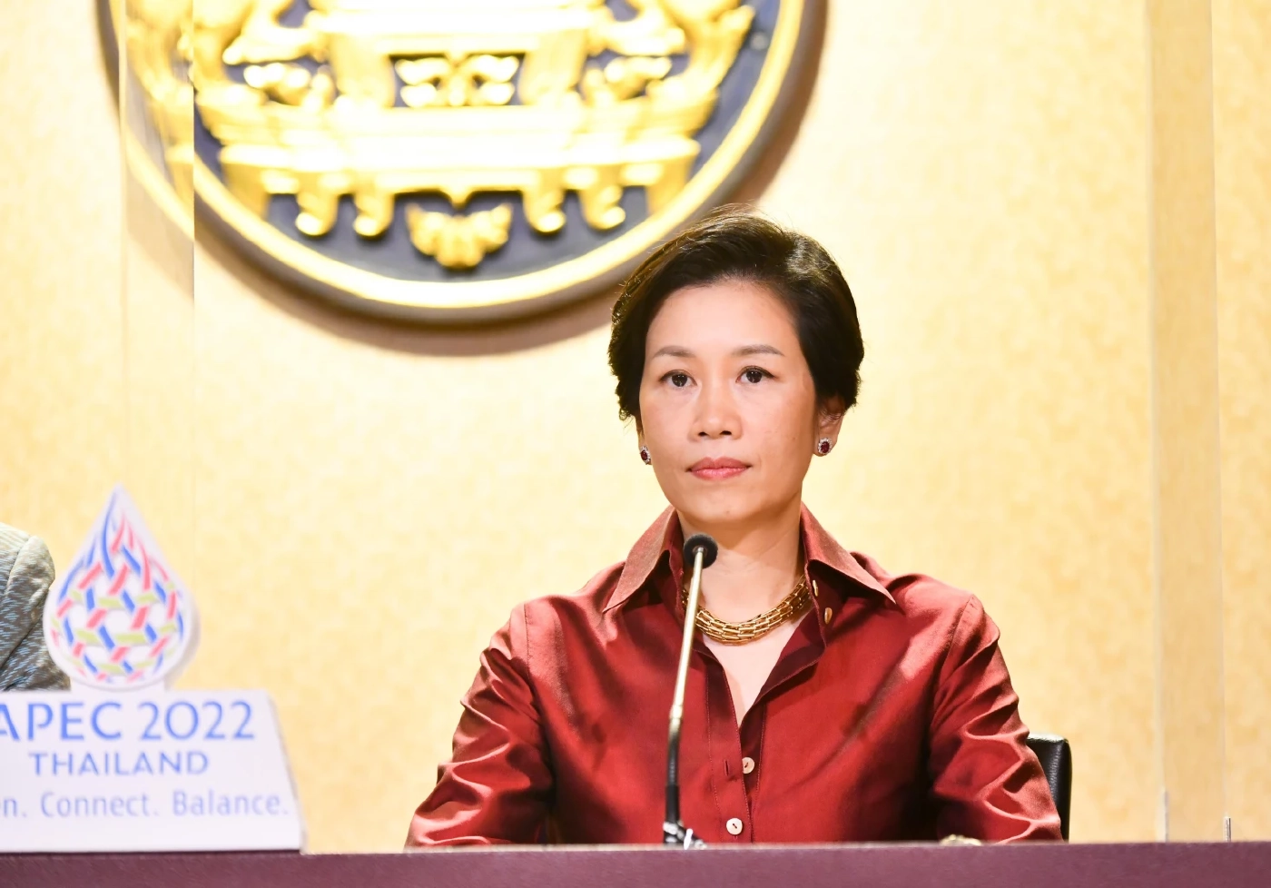 นางสาวรัชดา ธนาดิเรก รองโฆษกรัฐบาล เผย โครงการฟันเทียม รากฟันเทียม เฉลิมพระเกียรติฯ ครอบคลุมคนไทยทุกอายุ โดยการใส่ฟันเทียมทั้งปากหรือเกือบทั้งปาก