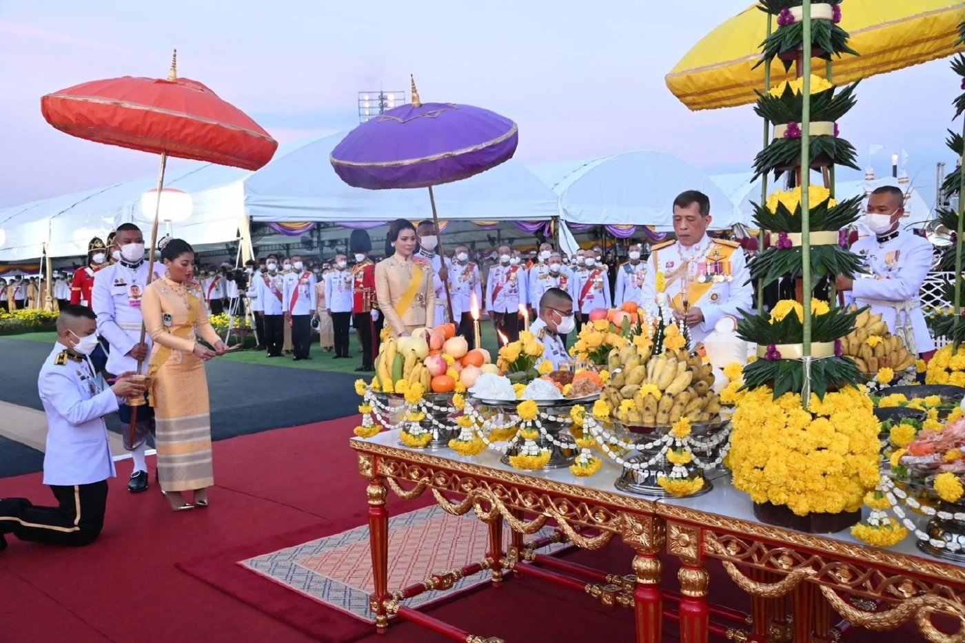 "ในหลวง พระราชินี" ทรงเปิด "พระบรมราชานุสาวรีย์รัชกาลที่ 9"