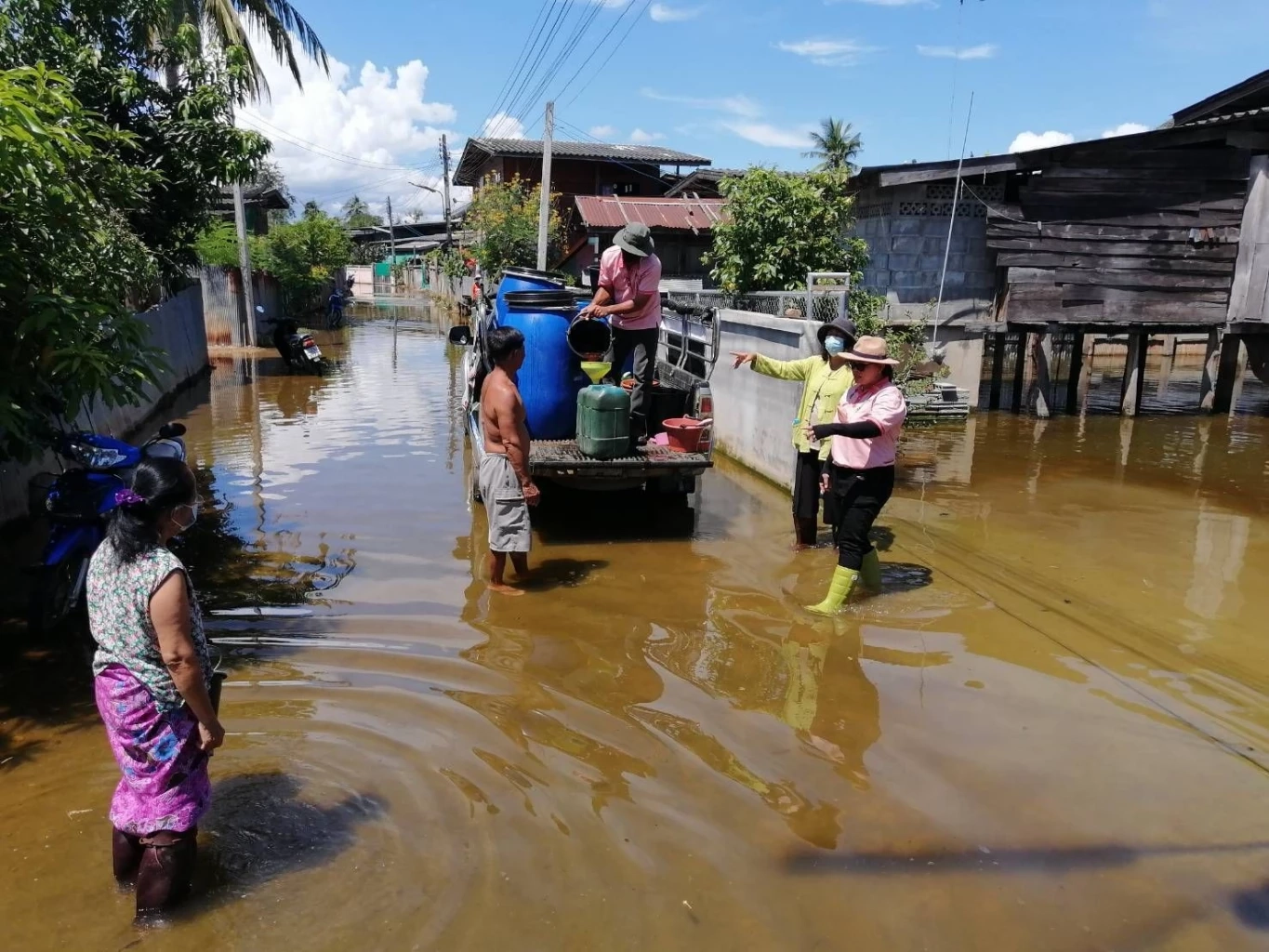 “เฉลิมชัย”สั่งการด่วนระดมแจกสาร พด.6แก้ปัญหาน้ำเน่าเสีย