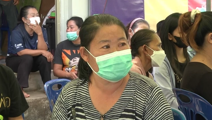 นางผดุงจิตร สินมา อายุ 50 ปี ภรรยานายสนอง