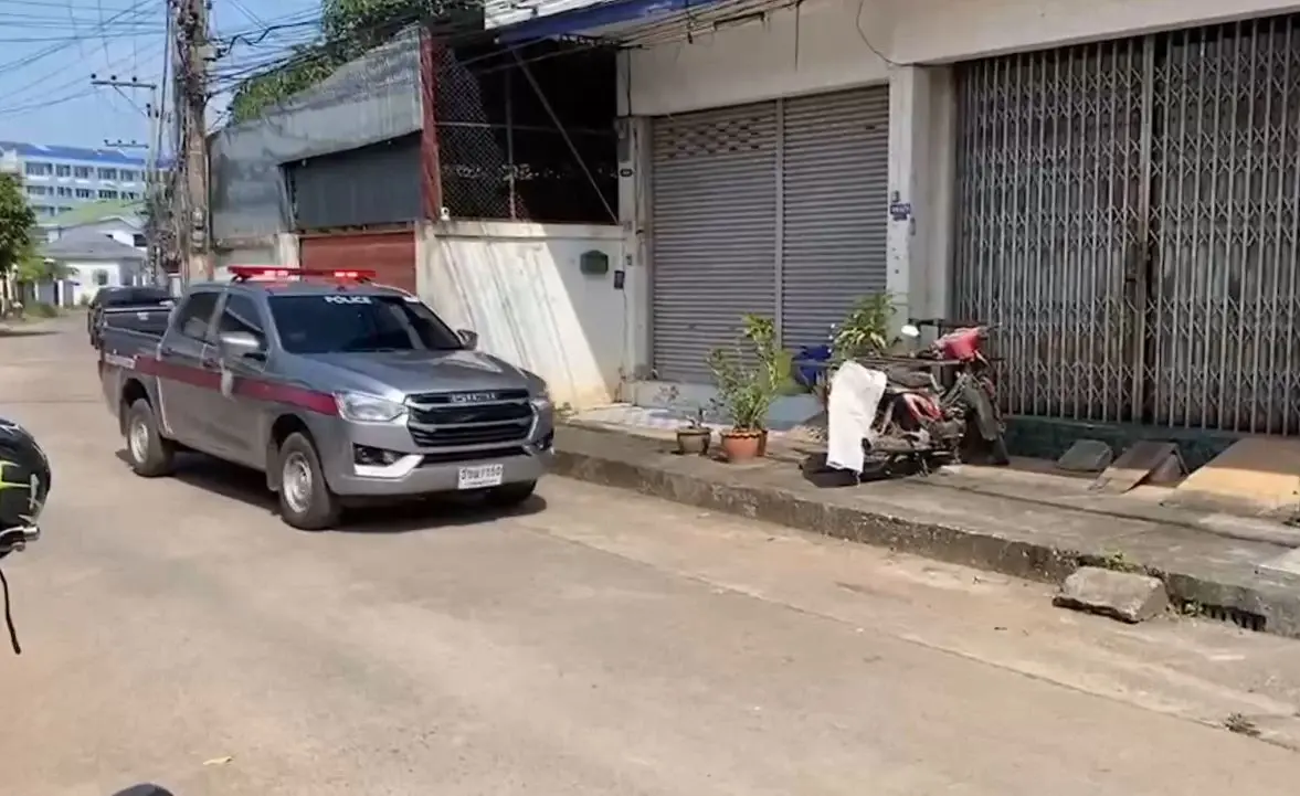 ชาวบ้านสุดเอือม! ถ่ายคลิปลูกทรพีเมาเหล้าทุบตีแม่ประจำ วอนพาตัวไปบำบัด