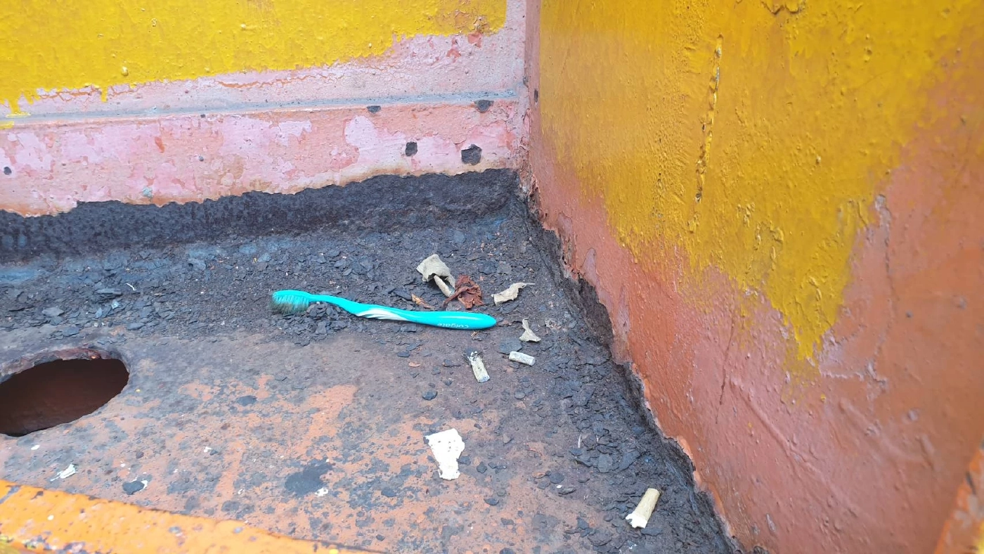 อันตราย แก๊งโจ๋ปาหินใส่เรือคลองแสนแสบ อาละวาด นั่งเรือเสี่ยงหัวแตก