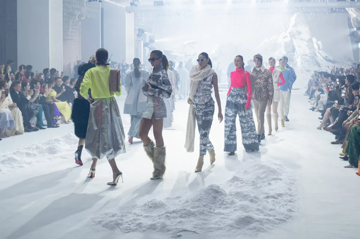 เจ้าฟ้าสิริวัณณวรีฯ ทรงเผยโฉมคอลเลคชั่น SIRIVANNAVARI Autumn Winter 2022-23