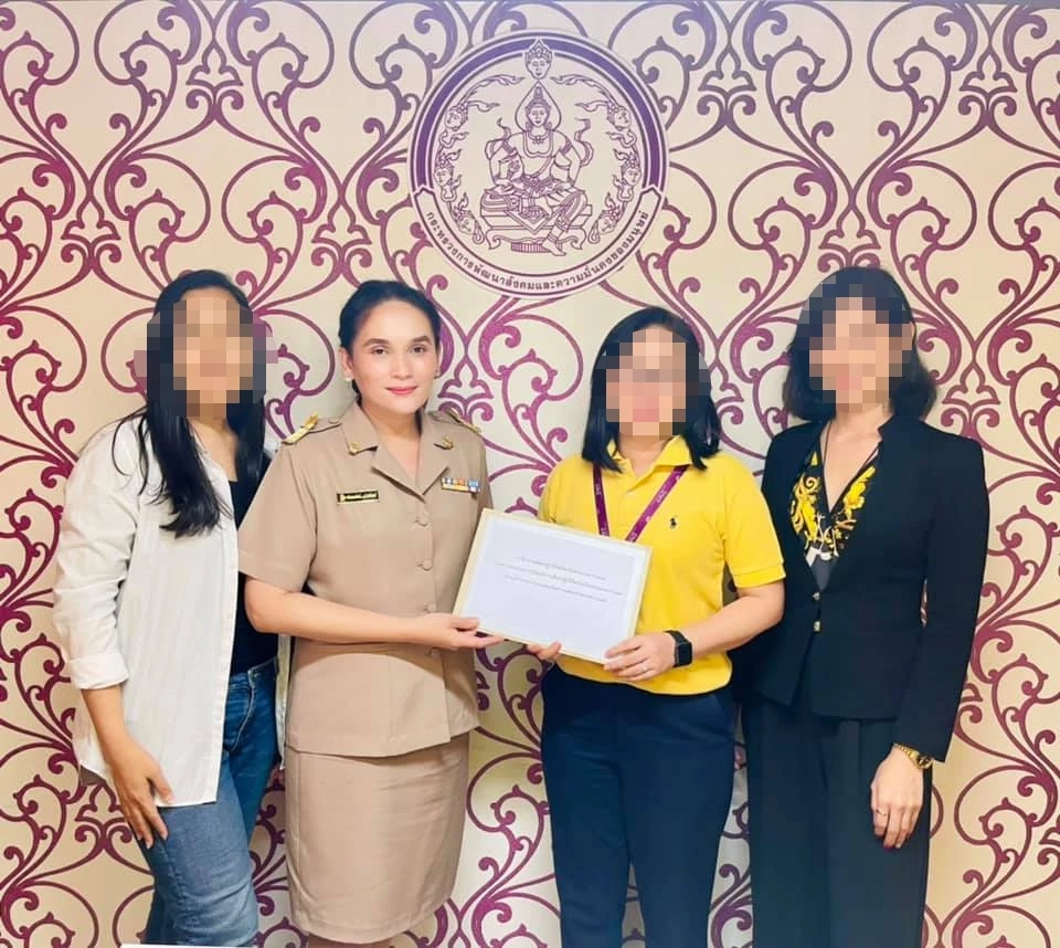 ครูกอล์ฟ ปัณณภัสร์ สวัสดิ์ภัสร์ ข้าราชการครูข้ามเพศ 